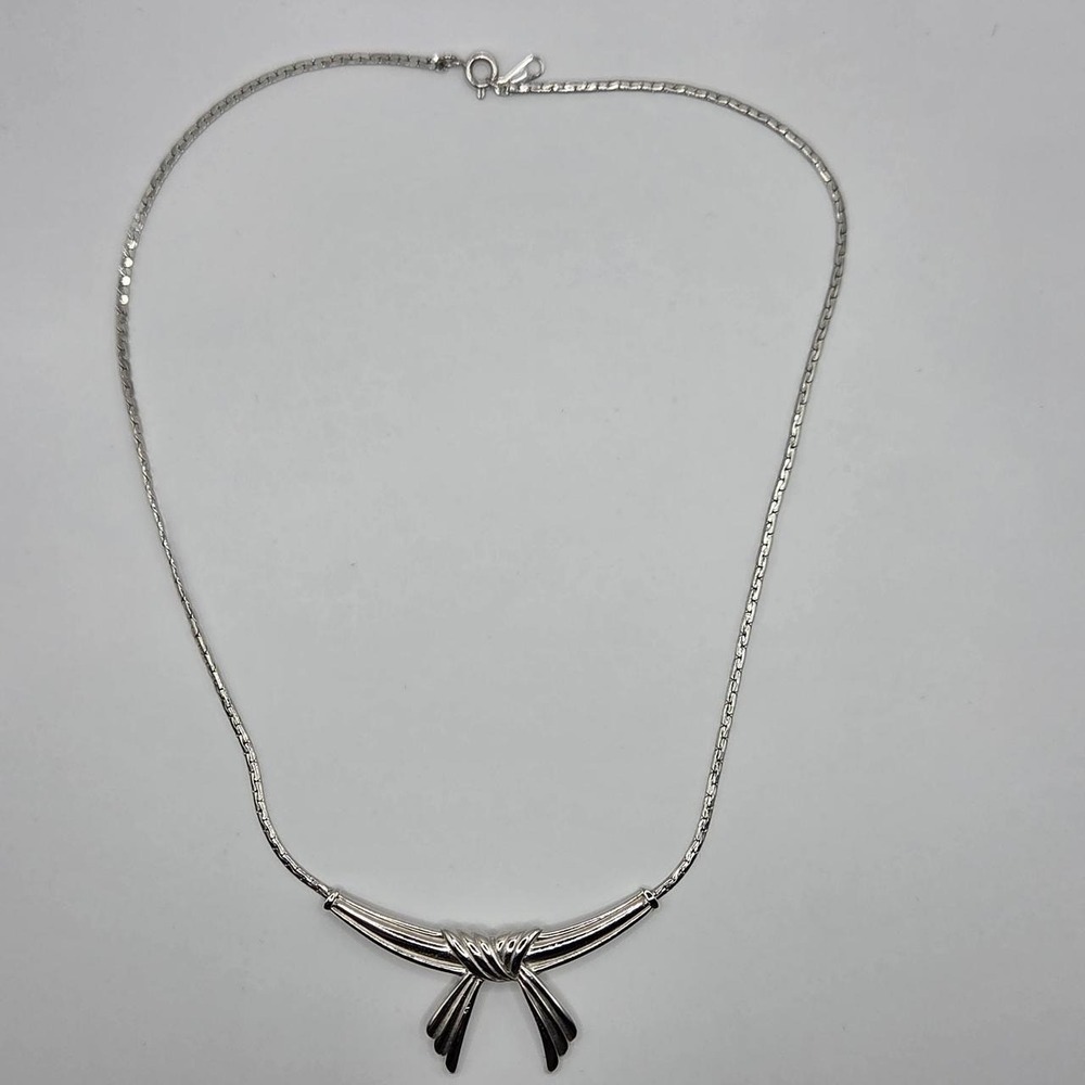 Avon Bow Ribbon Necklace Women OS Silver Good Vintage Sculptural Statement 16in